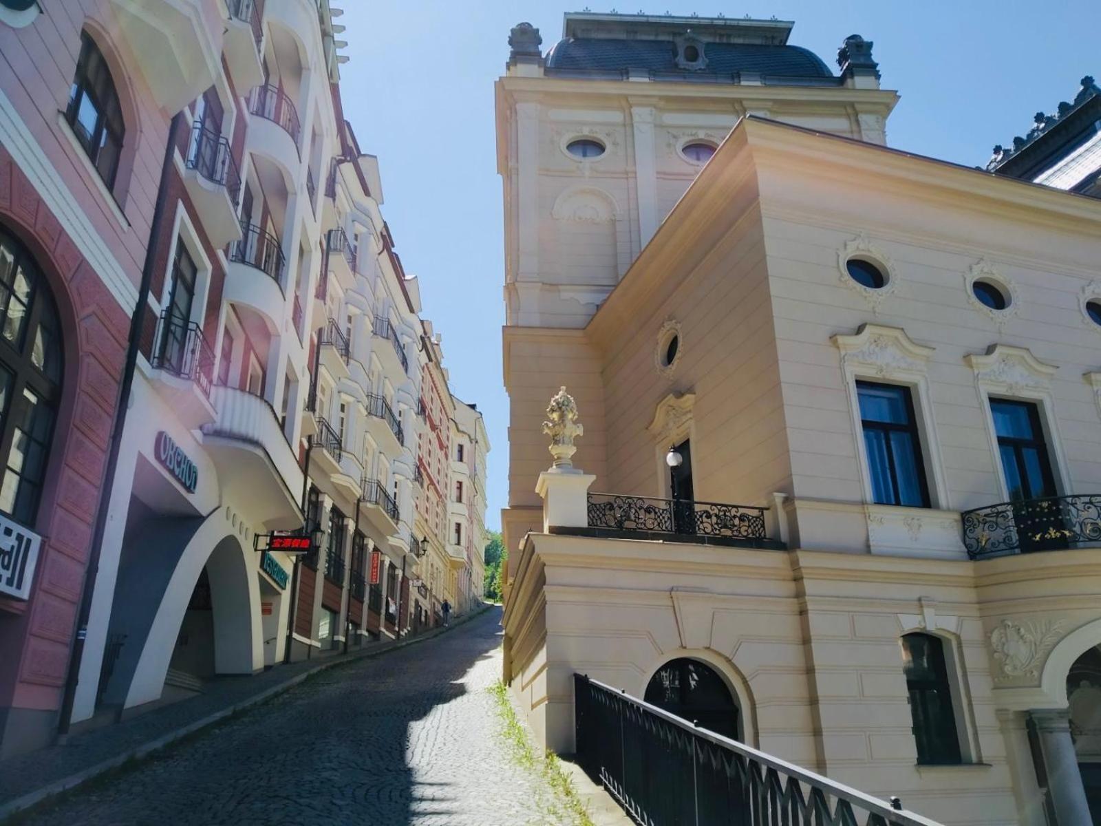 Artflora Kv Premium Karlovy Vary Exterior foto