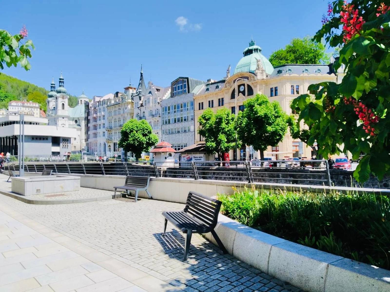 Artflora Kv Premium Karlovy Vary Exterior foto